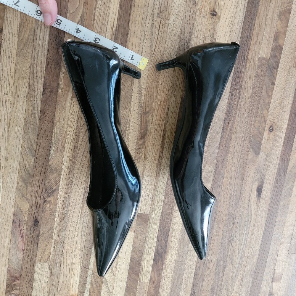 Michael Michael Kors Alina Flex pump in black patent leather. - Picture 9 of 16